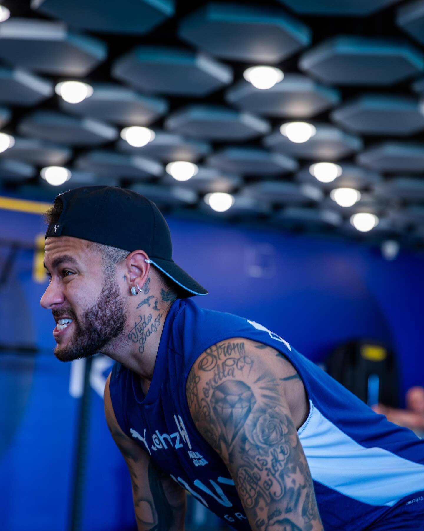 半场战报 半场战报